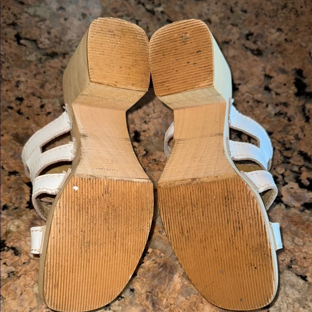Wooden White Strappy Platform Sandals size 6